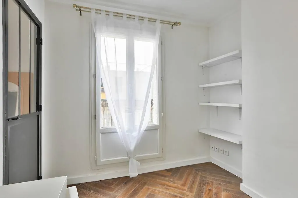 Apartmán Superb 1Br Flat With Balcony 2Min From The Metro Station Paříž